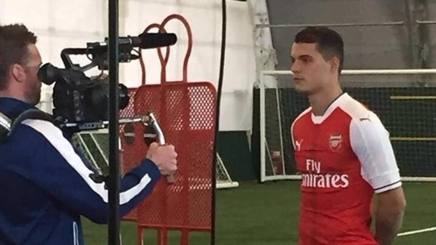 Seconda Maglia Arsenal Granit Xhaka Seconda Maglia Arsenal Granit Xhaka